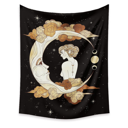 : Tapisserie représentant un croissant de lune entouré de nuages, avec une silhouette féminine en son centre, apportant une touche onirique et poétique à votre intérieur.