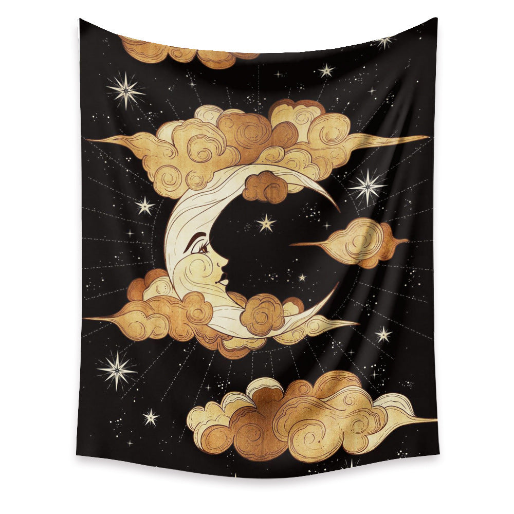 Tapisserie représentant un croissant de lune entouré de nuages flottants et d’étoiles, évoquant une ambiance douce et rêveuse propice à la sérénité.