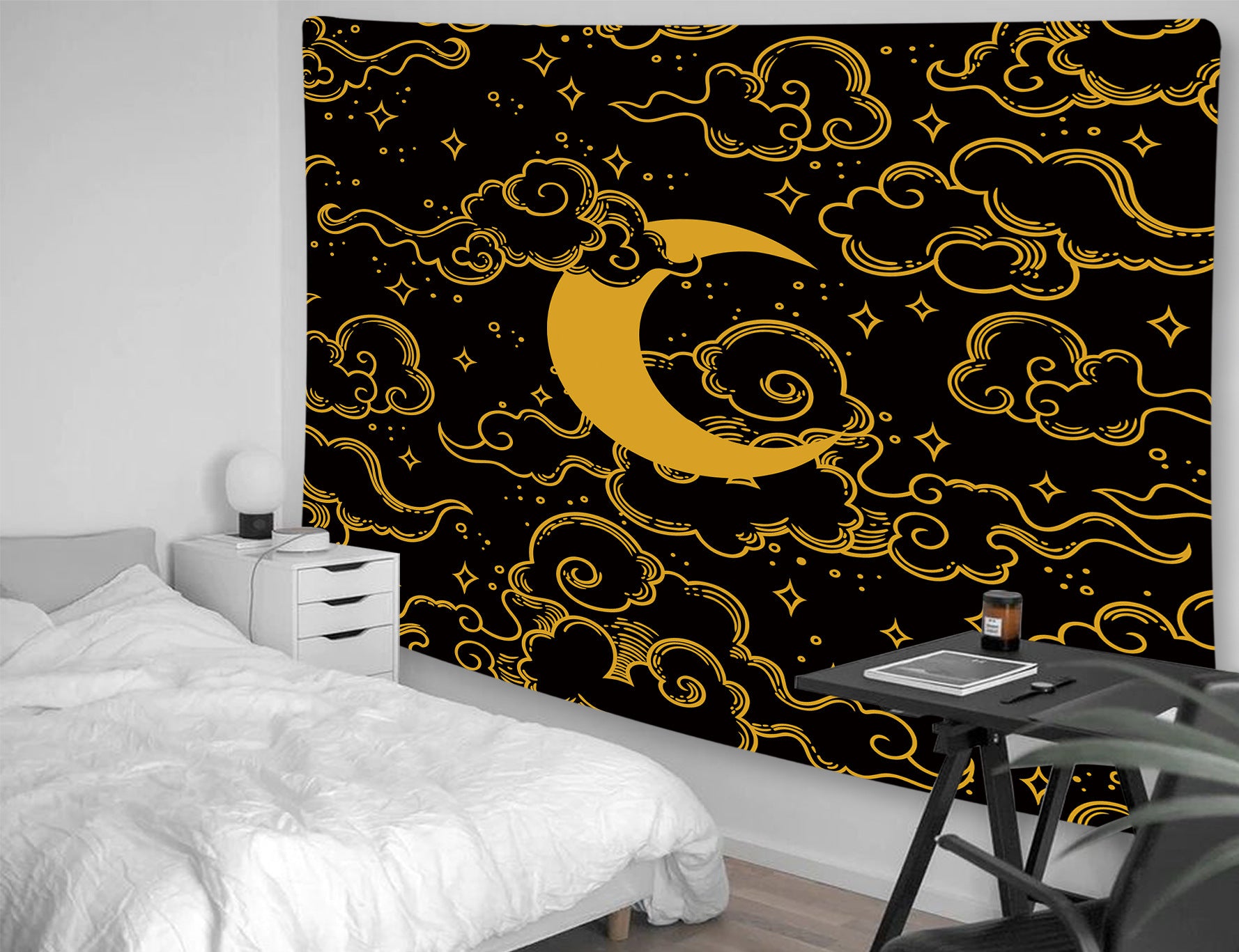  Tapisserie mettant en scène une lune paisible flottant dans un ciel nocturne doux et apaisant , vu de coter